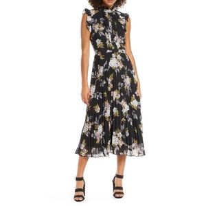 CHELSEA 28 Floral Print Pleated Dress